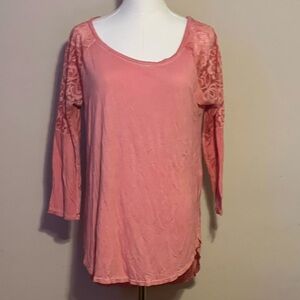 Like New Arizona Jean Pink Lace Long Sleeve Top